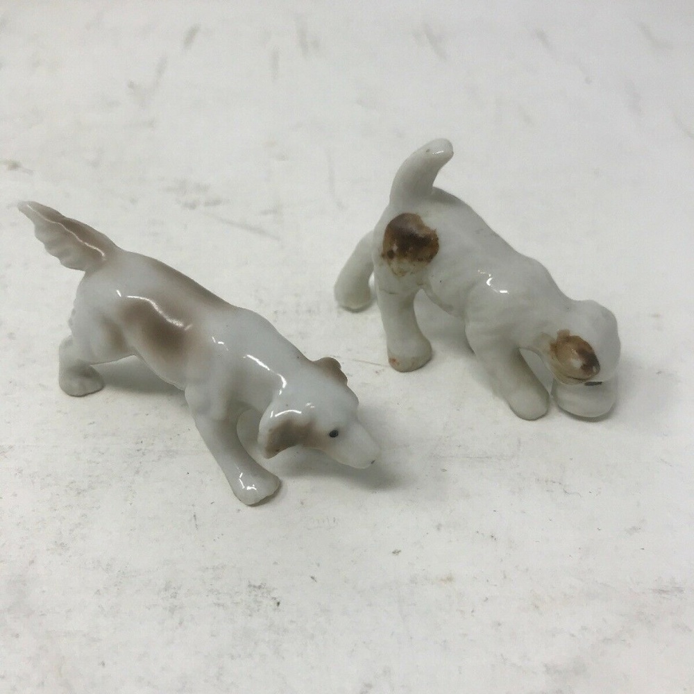 Vintage Lot of 2 On The Hunt Dog Figurines